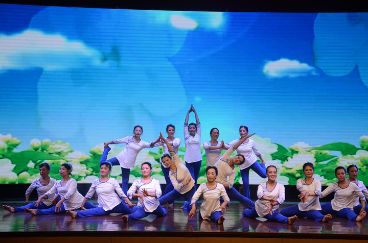 艺术节市校艺术团专场演出精彩纷呈
