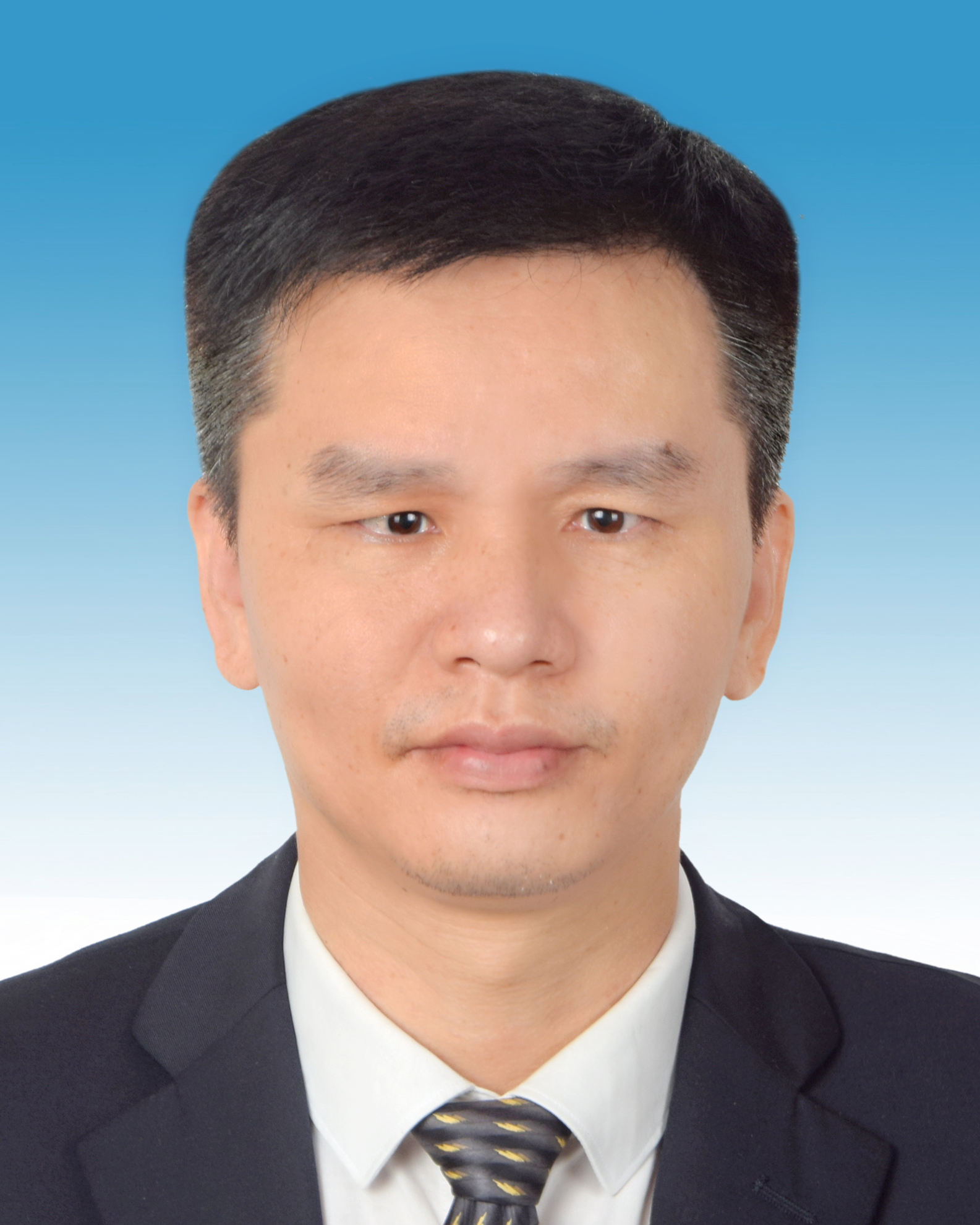 朱财源 中心党组成员、副主任