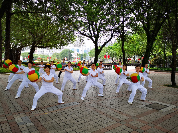 福州市直机关老体协举办健身功气球培训