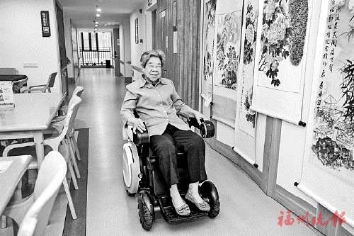 养老院里来了一群“智能保姆”