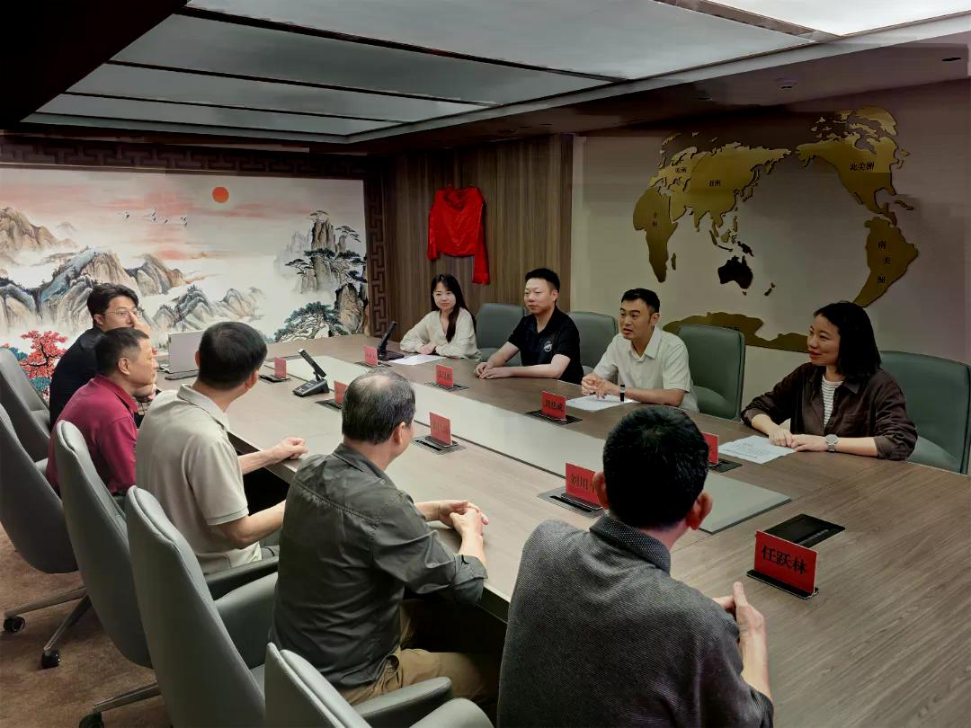 2.水部街道领导班子带头“扫楼”访企.jpg