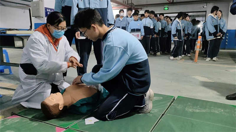 连江县文笔中学举办人口紧急疏散演练活动