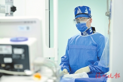 医生“表情包”下　藏着柔软仁心