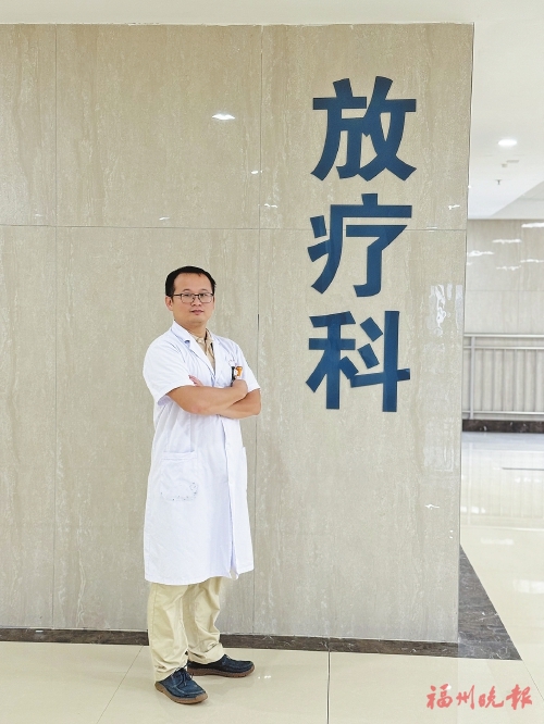 医生“表情包”下　藏着柔软仁心