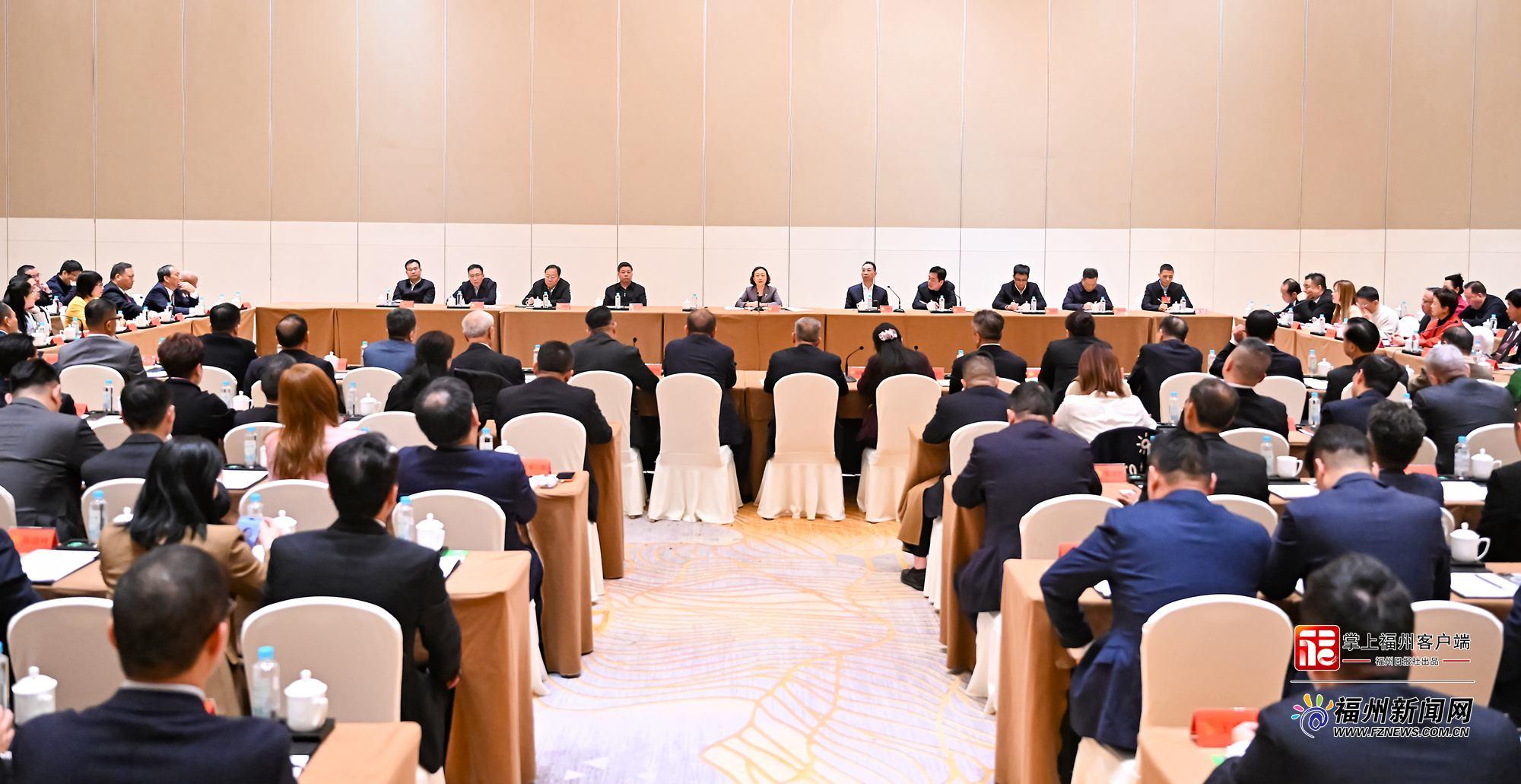 郭宁宁吴贤德与市政协港澳委员及港澳台侨人士座谈