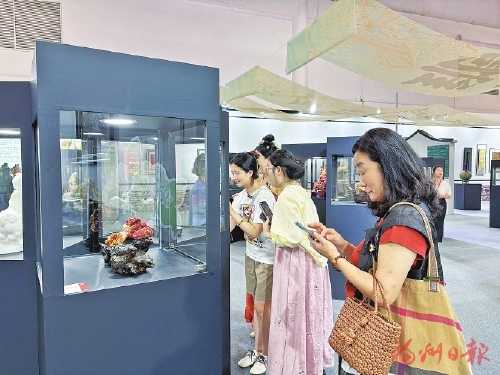 百工竞巧 向新而行 百工竞巧 向新而行
