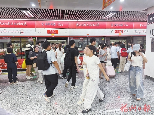 国庆“宠客”再升级　惠民举措暖人心
